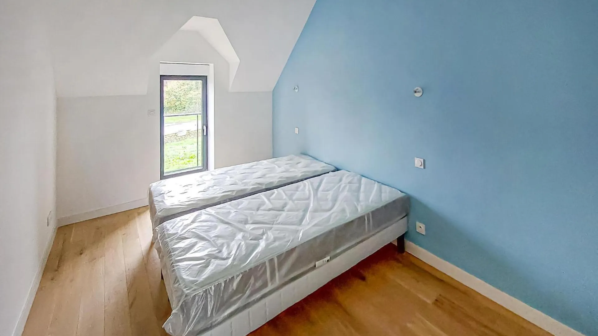 Beautiful Home In Nevez With Wifi