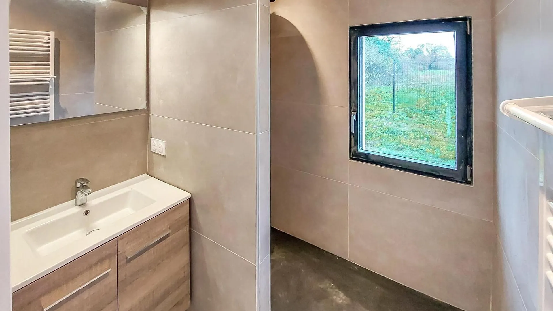 Beautiful Home In Nevez With Wifi 0*,