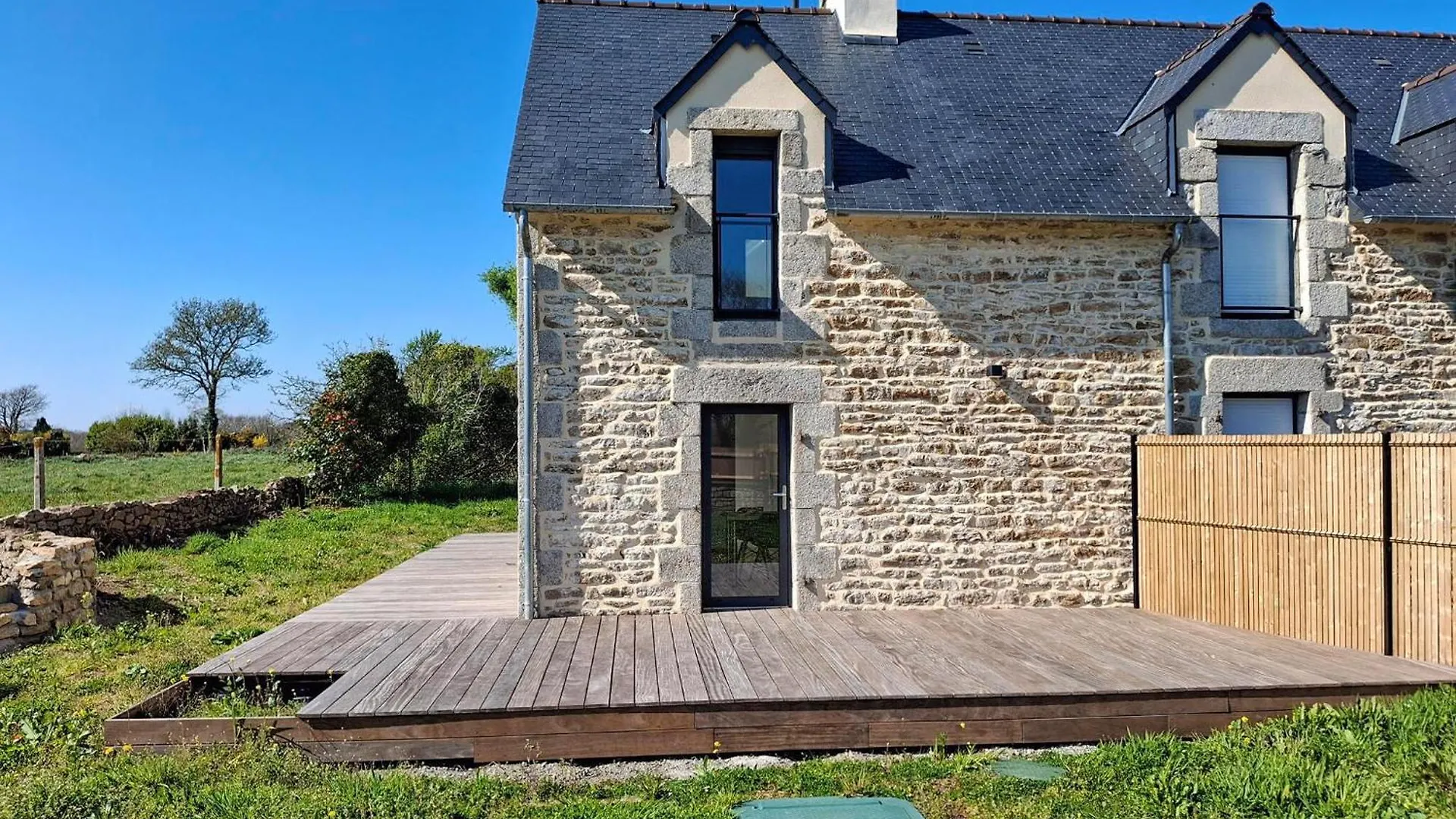 Beautiful Home In Nevez With Wifi 0*,  France