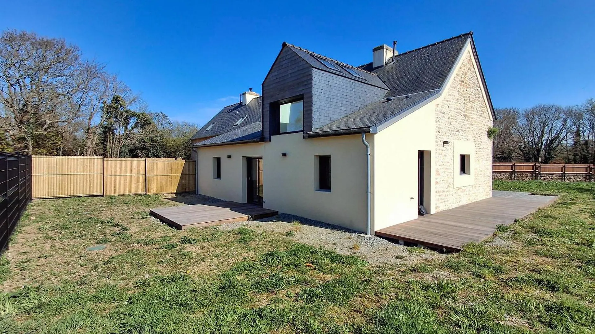 Holiday home Beautiful Home In Nevez With Wifi France